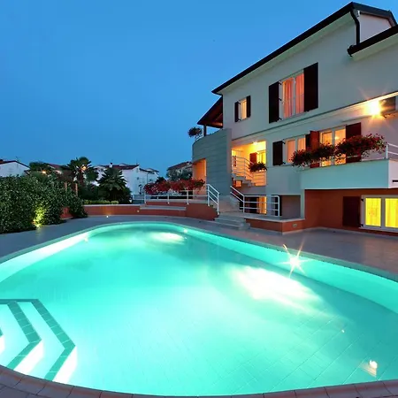 Apartment Modern In Croatia With Swimming Pool Poreč