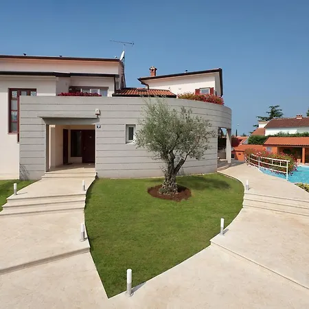 Apartament Modern In Croatia With Swimming Pool